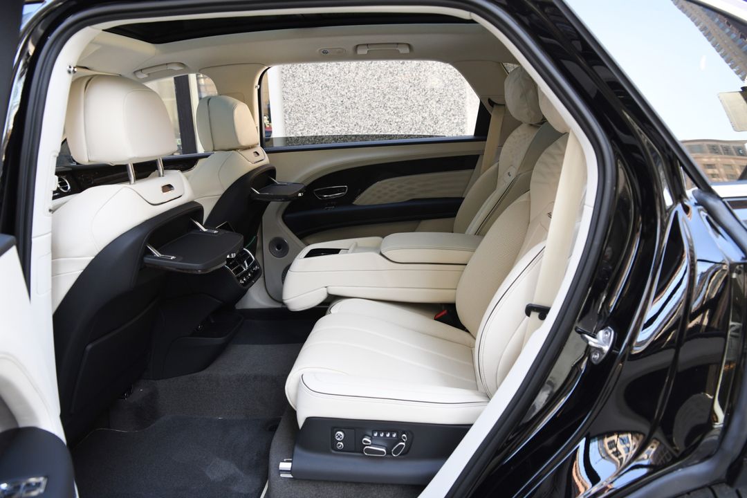 2025 Bentley Bentayga