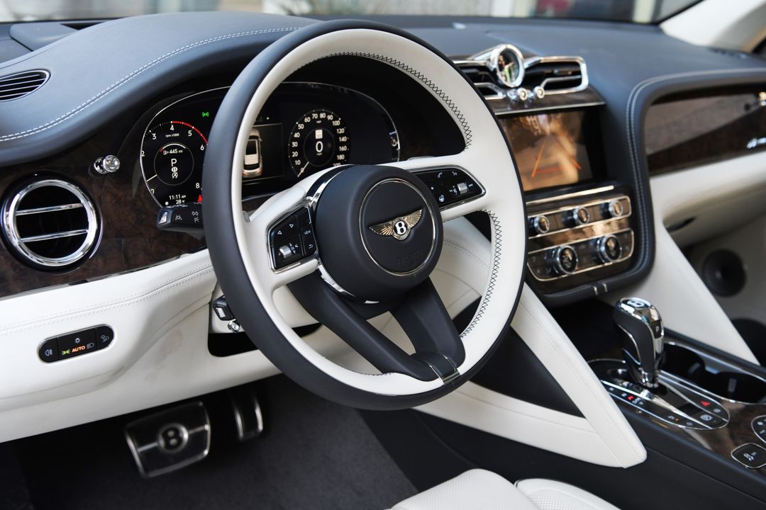 2025 Bentley Bentayga