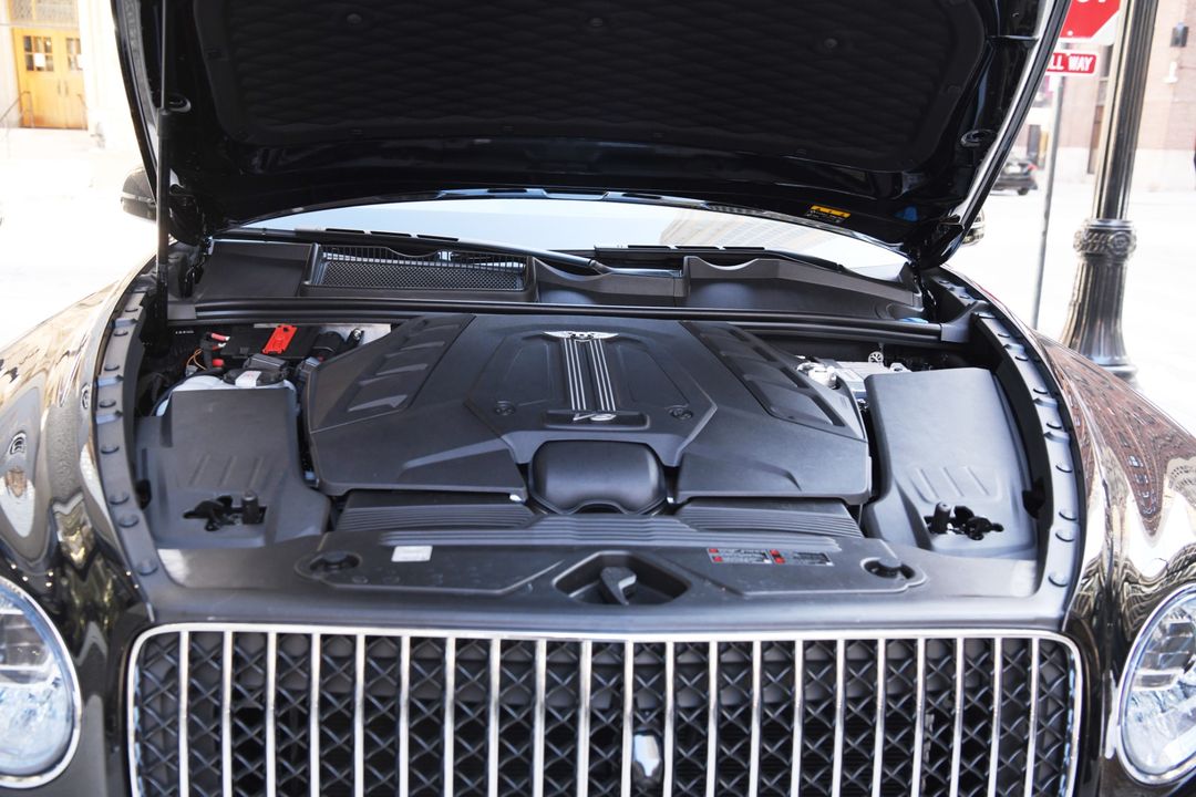 2025 Bentley Bentayga