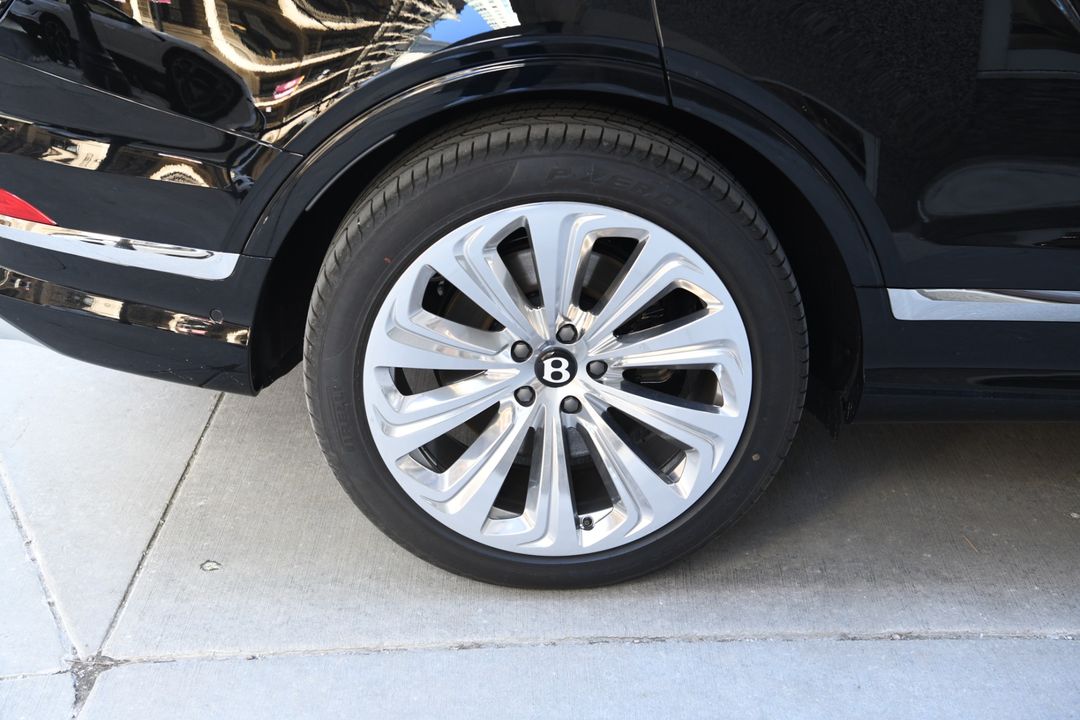 2025 Bentley Bentayga