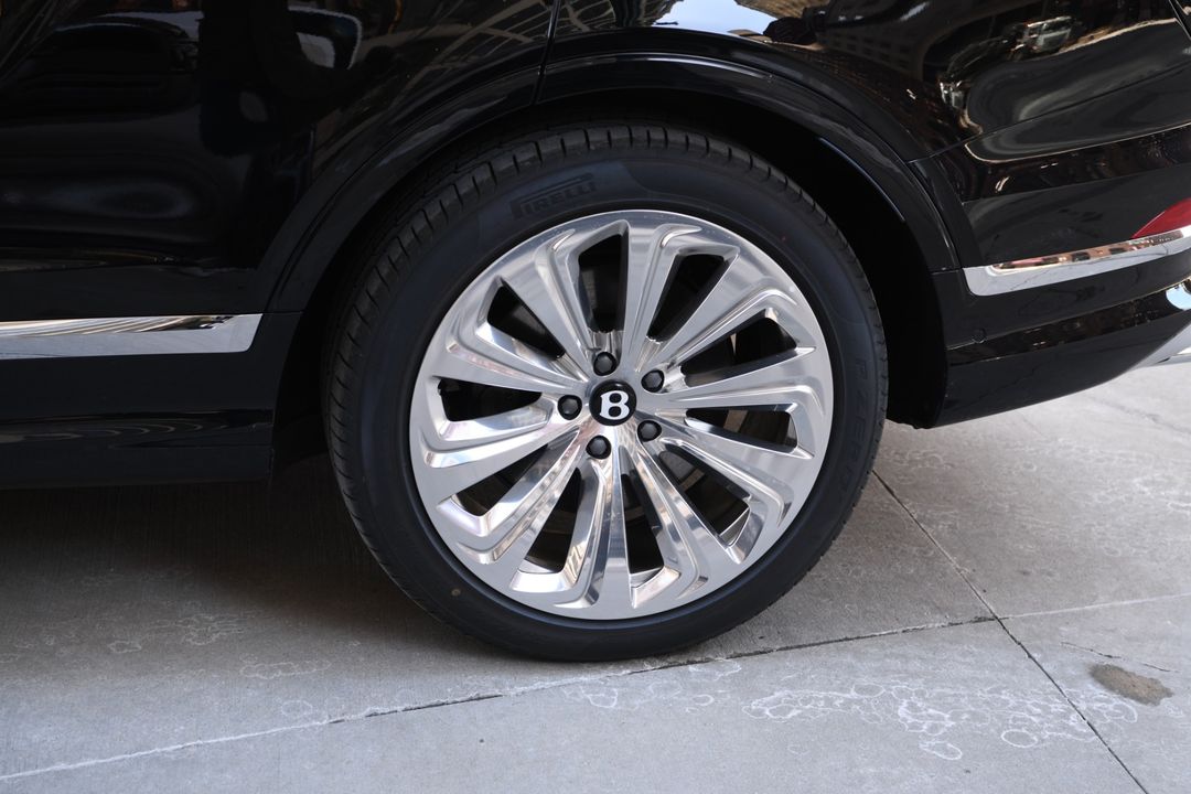 2025 Bentley Bentayga