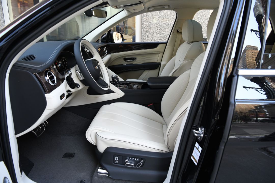 2025 Bentley Bentayga