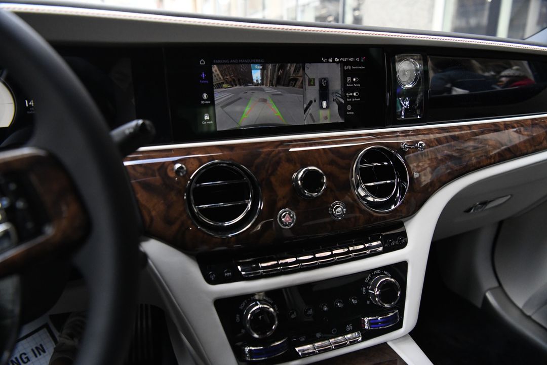 2025 Rolls-Royce Ghost