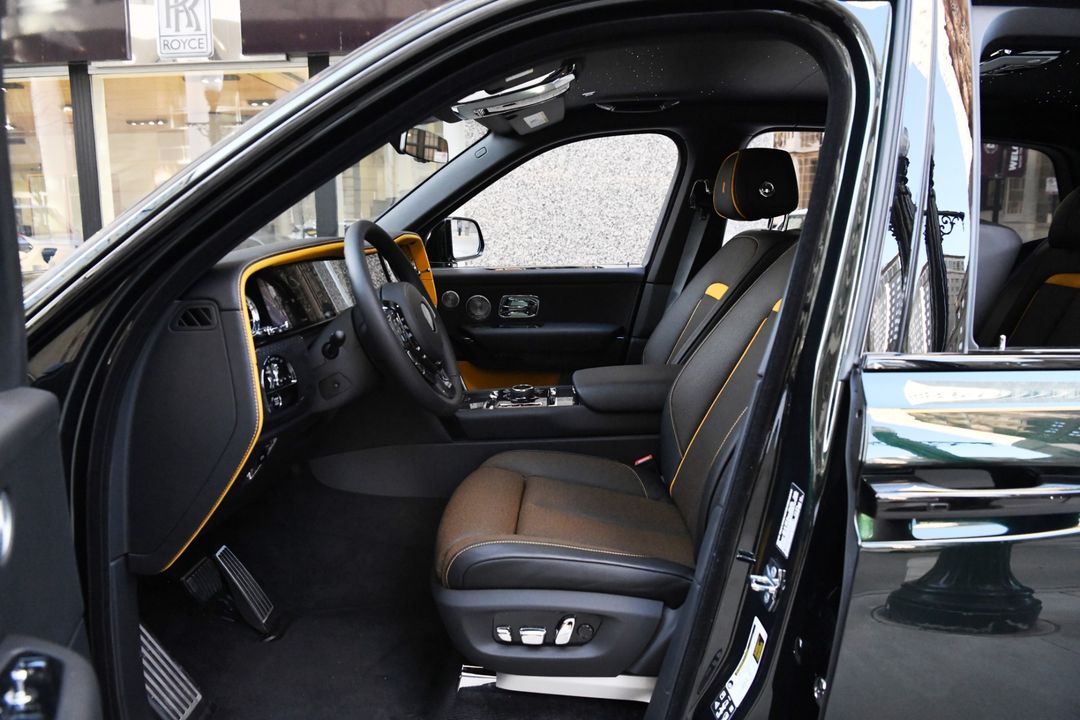 2025 Rolls-Royce Black Badge Cullinan