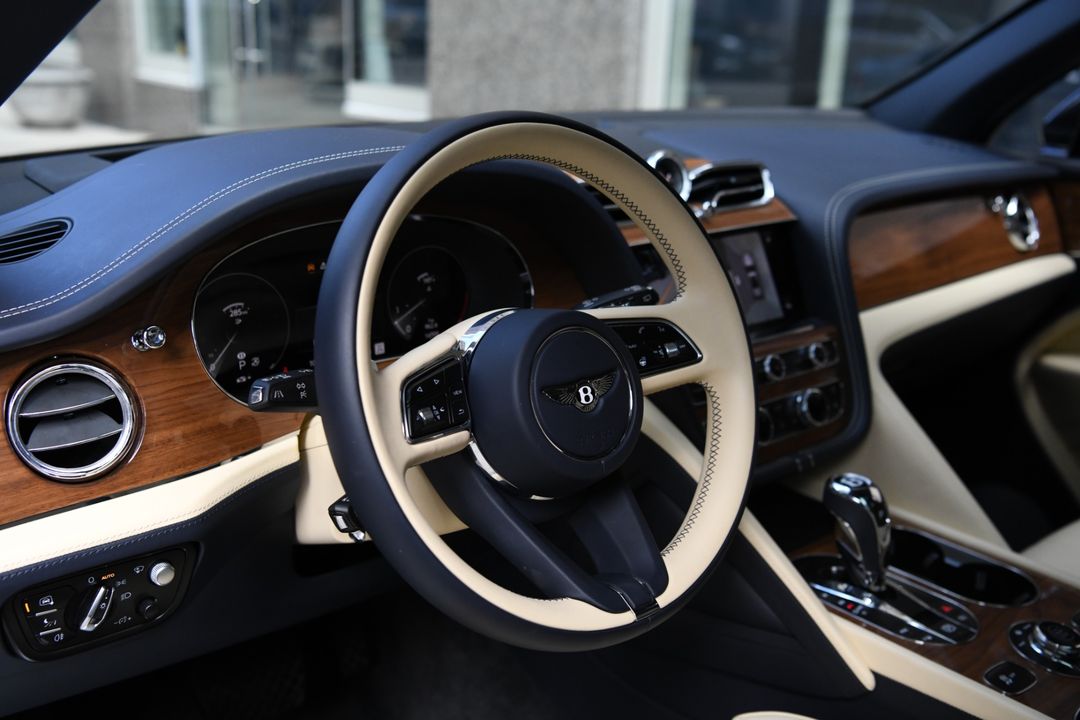 2023 Bentley Bentayga