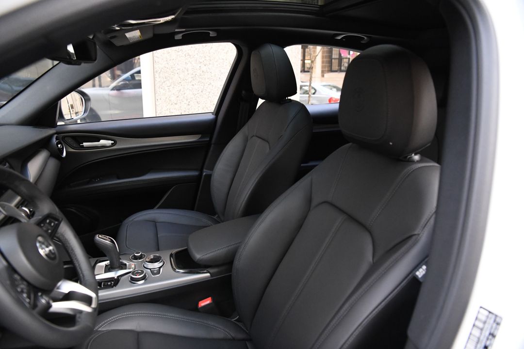 2025 Alfa Romeo Stelvio