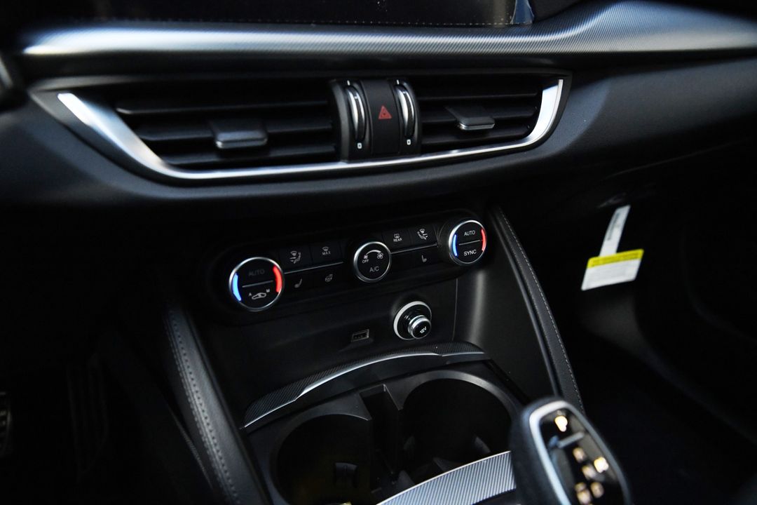 2025 Alfa Romeo Stelvio
