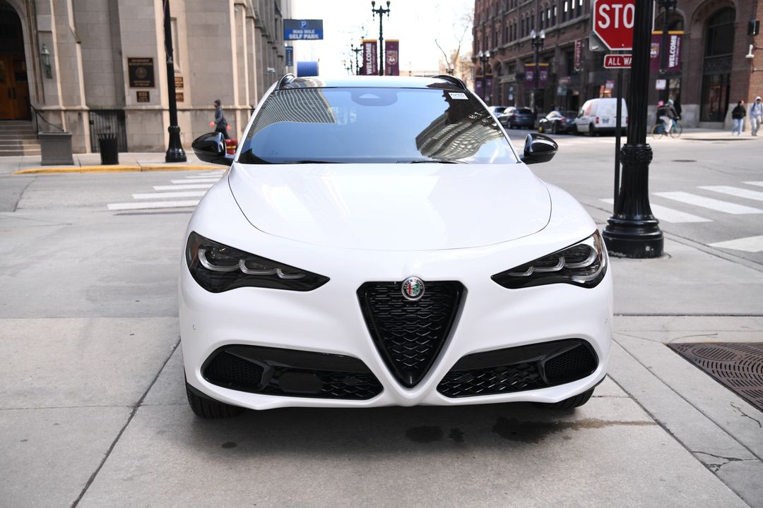2025 Alfa Romeo Stelvio