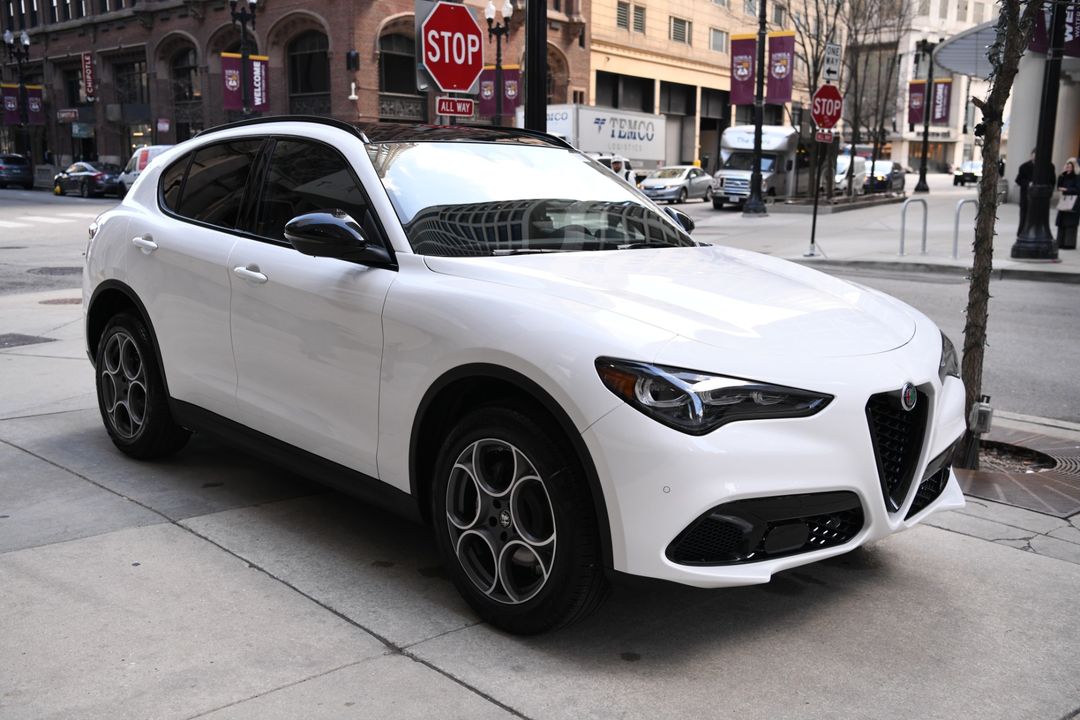 2025 Alfa Romeo Stelvio