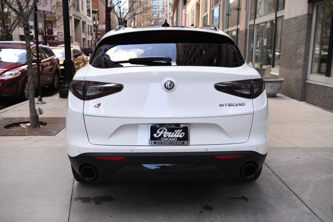 2025 Alfa Romeo Stelvio