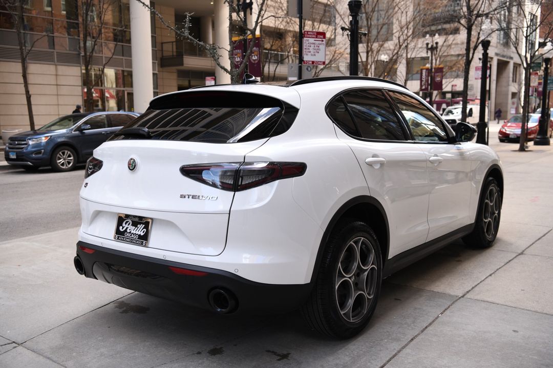2025 Alfa Romeo Stelvio