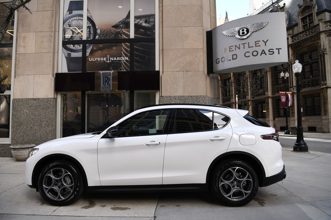 2025 Alfa Romeo Stelvio