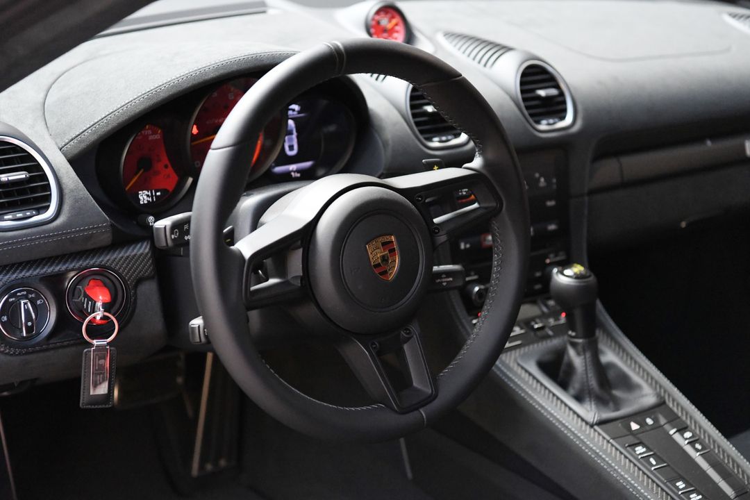 2023 Porsche 718 Cayman