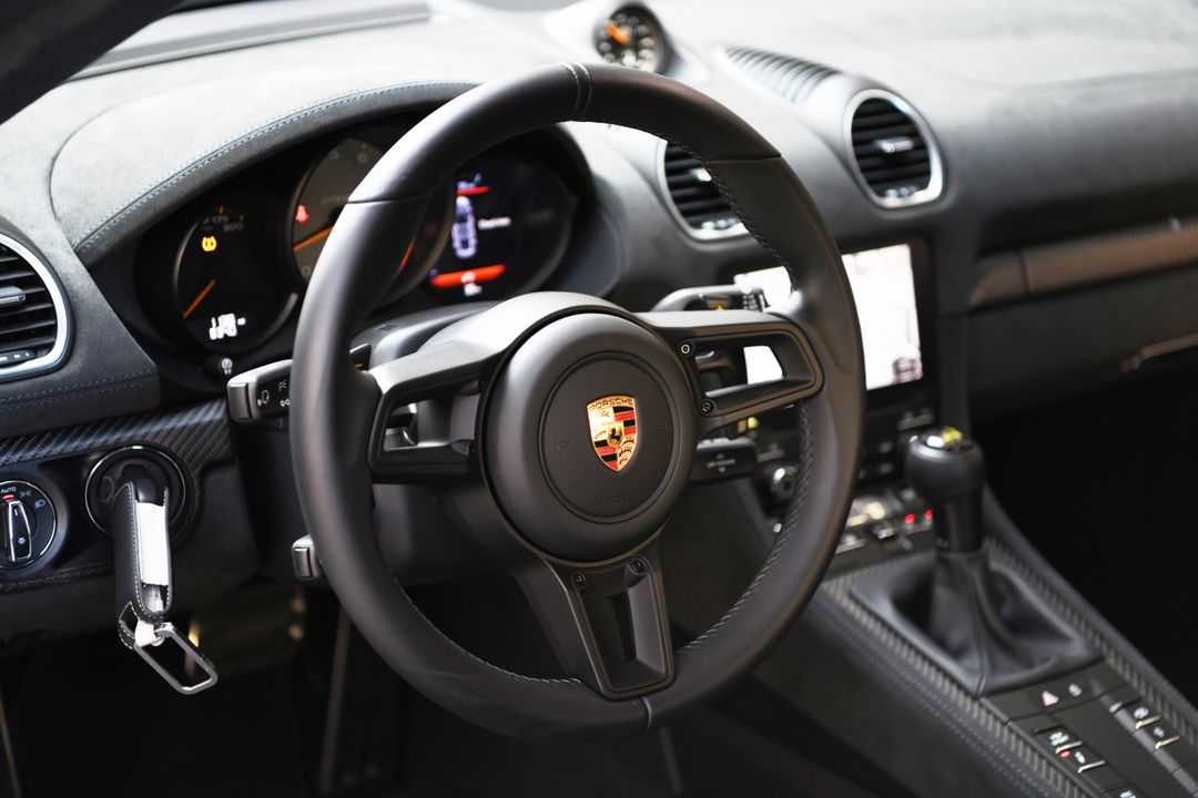 2023 Porsche 718 Cayman