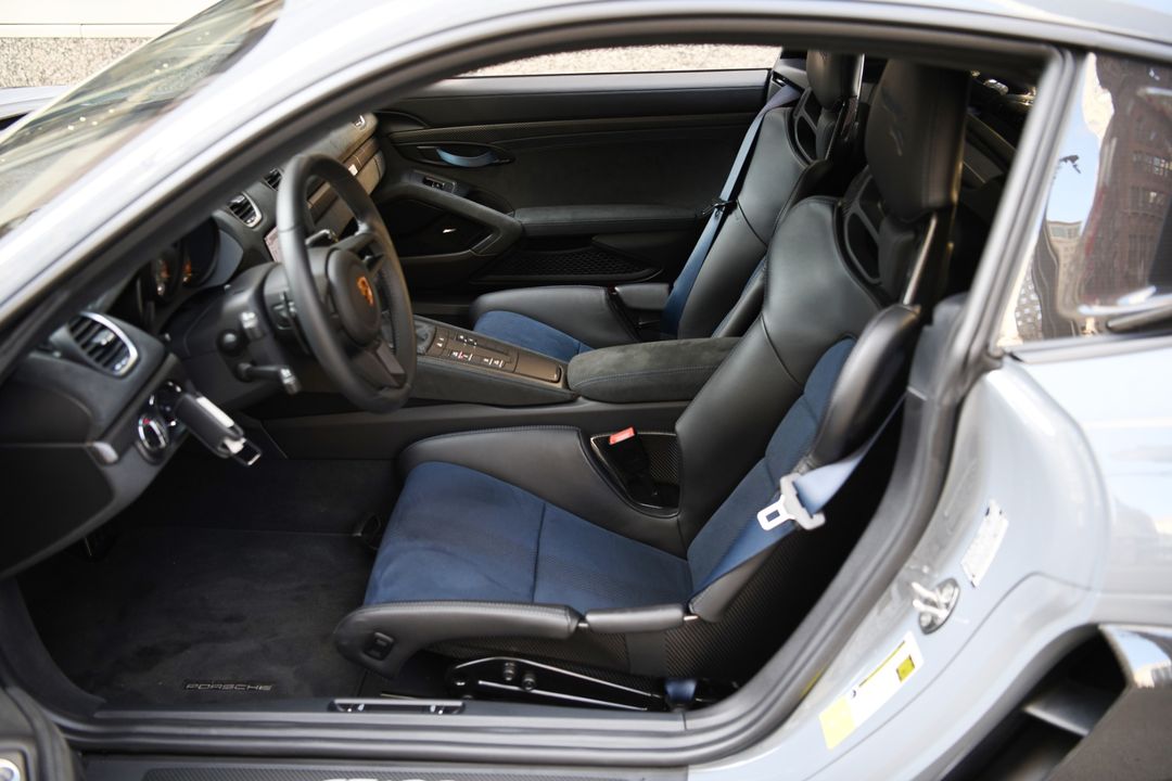 2023 Porsche 718 Cayman