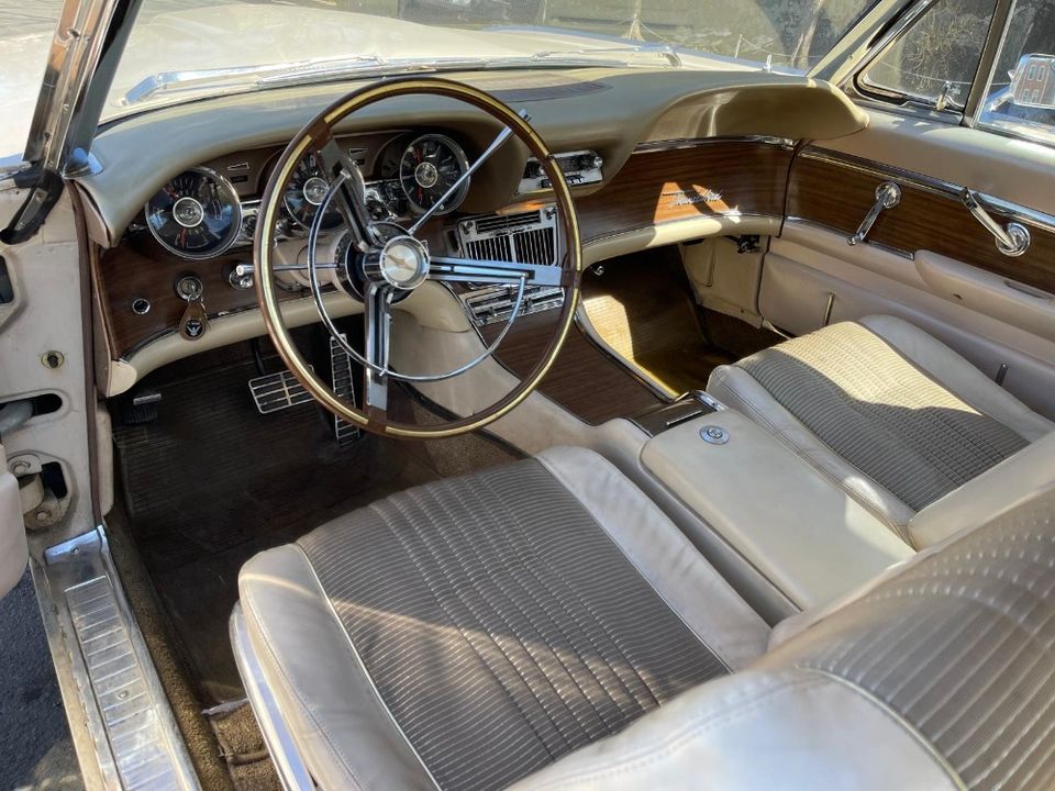 1963 Ford Thunderbird