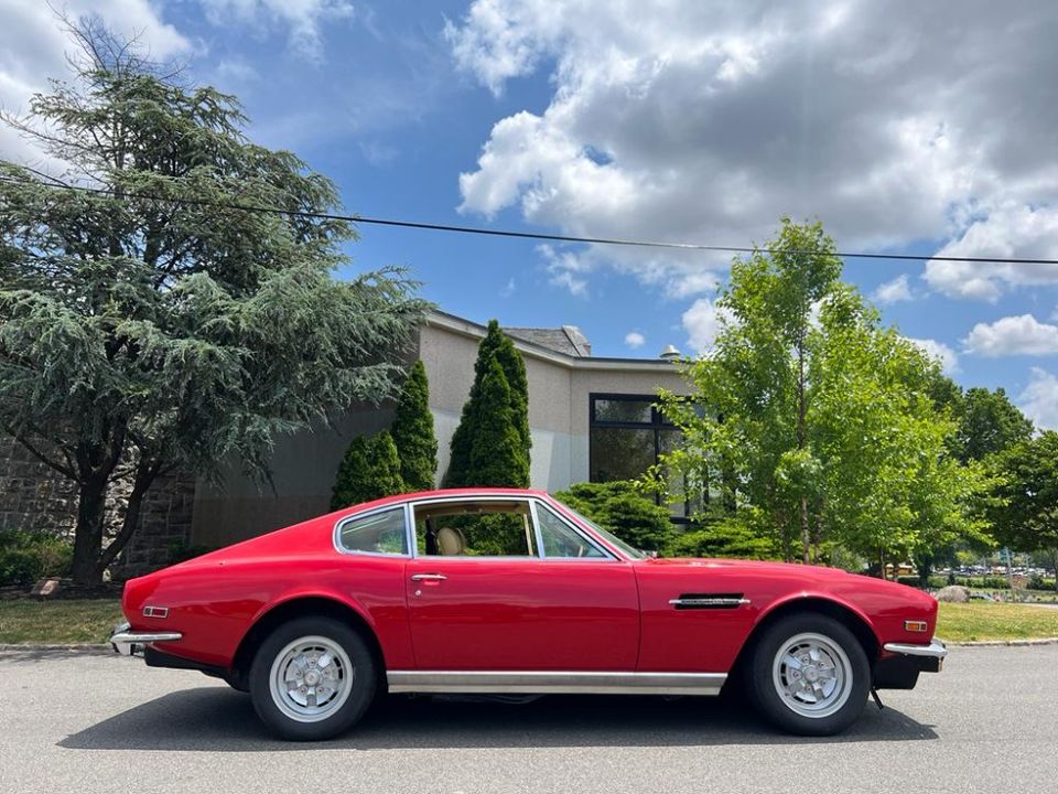 1971 Aston Martin DBS
