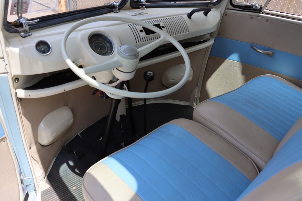 1974 Volkswagen Type 2 Bus