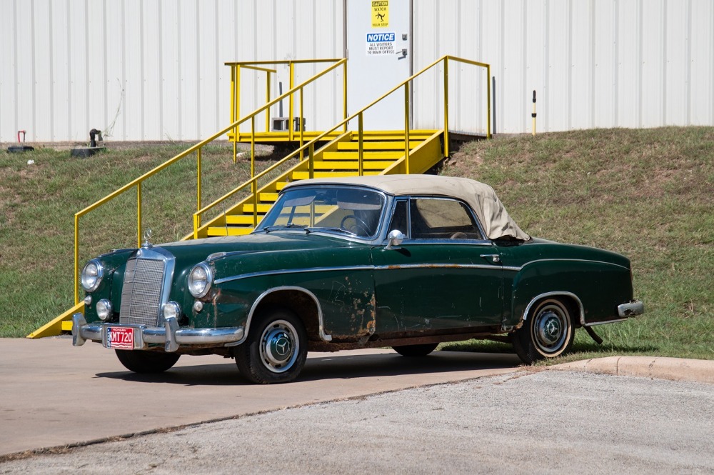 1957 Mercedes-Benz 220S