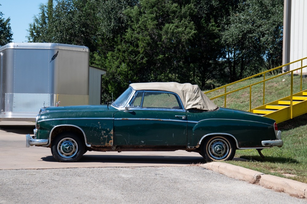 1957 Mercedes-Benz 220S