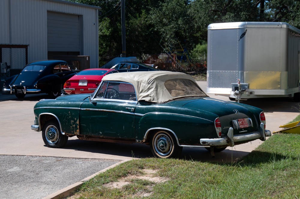 1957 Mercedes-Benz 220S
