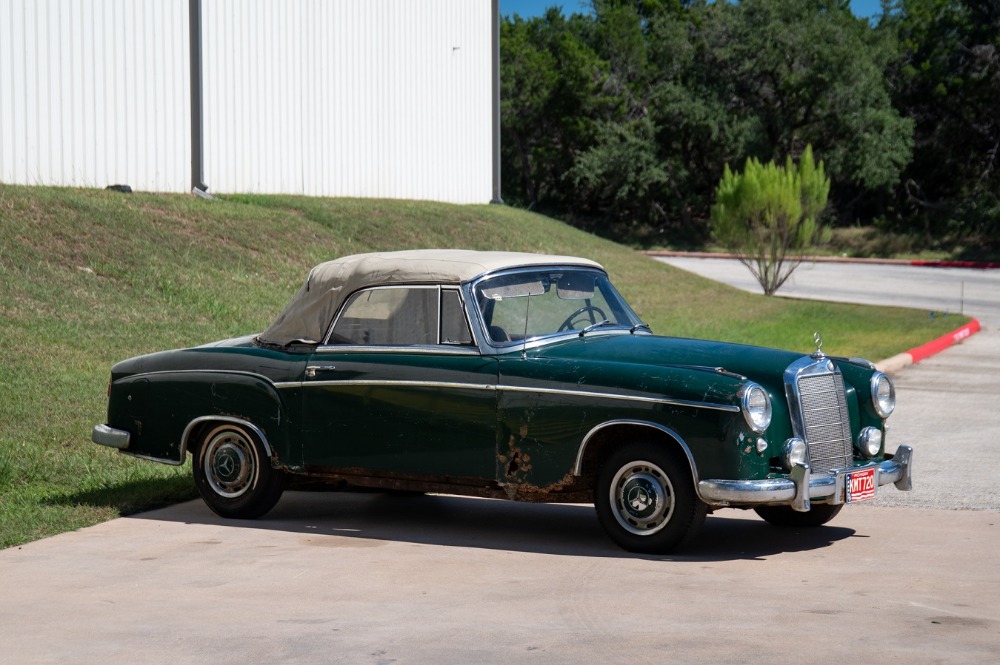 1957 Mercedes-Benz 220S