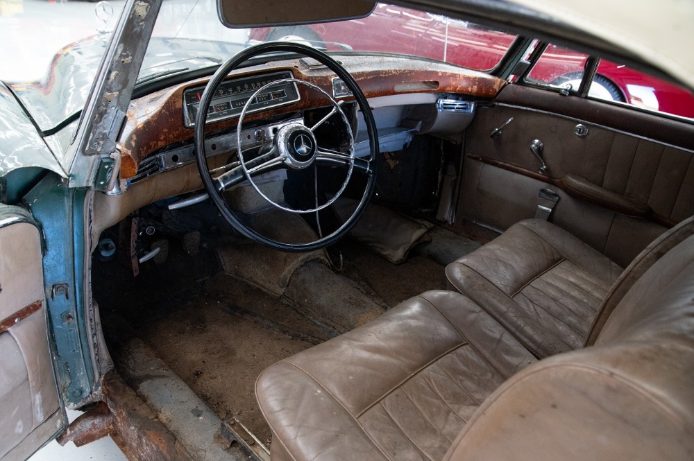 1957 Mercedes-Benz 220S