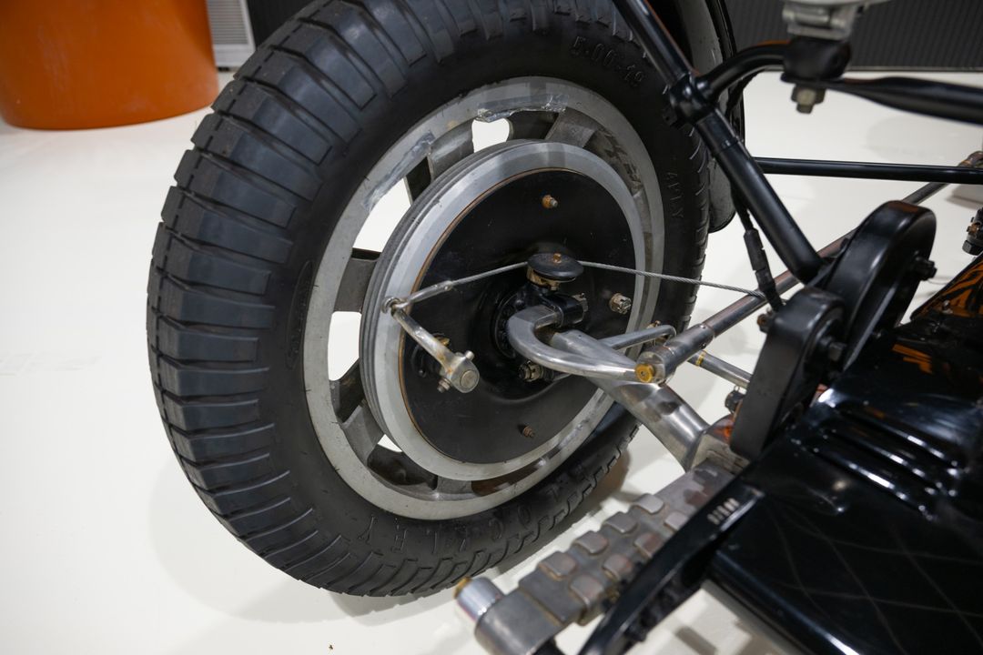 1927 Bugatti Type 35 by Pur Sang