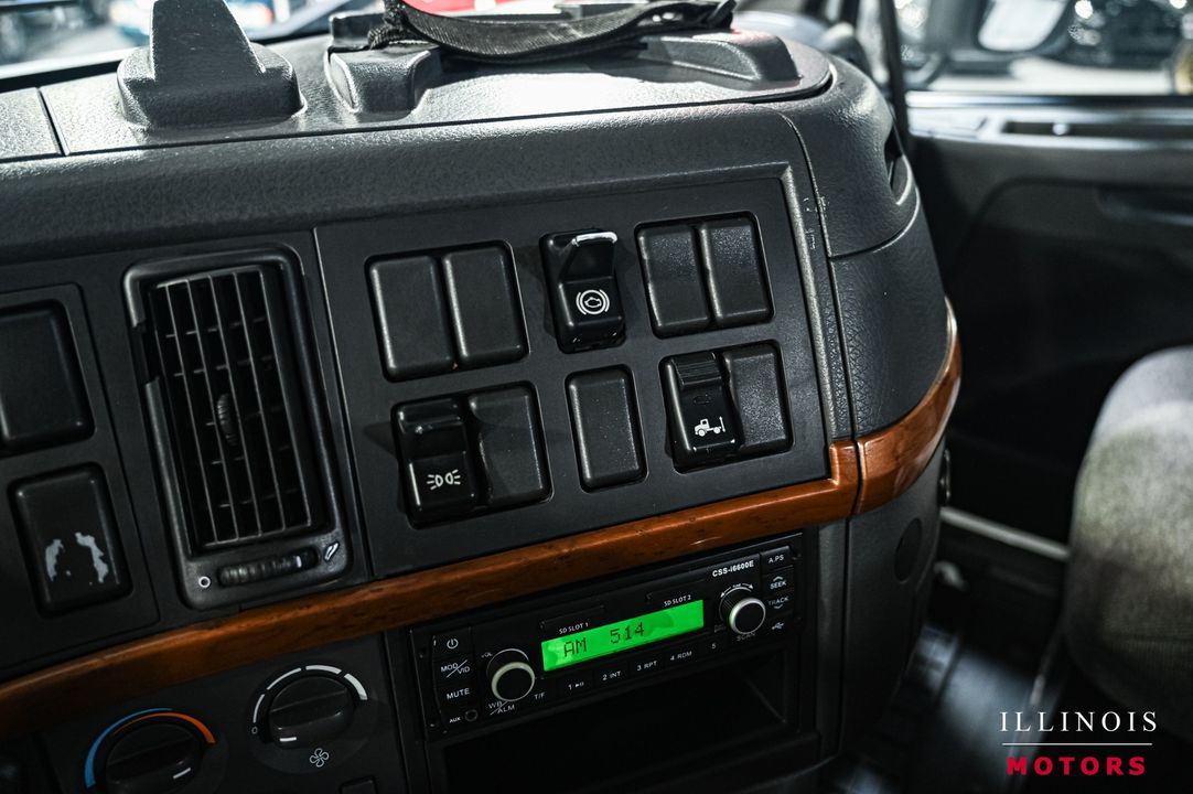 2008 Volvo VN VNM