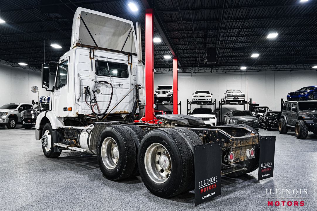 2008 Volvo VN VNM