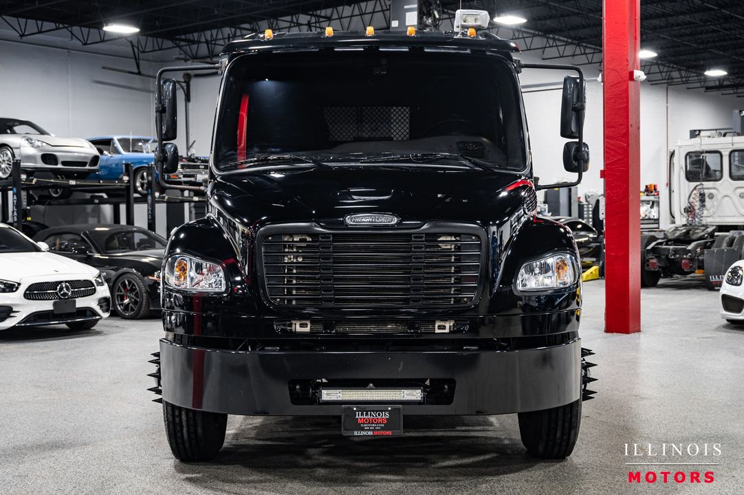 2005 Freightliner M2 106