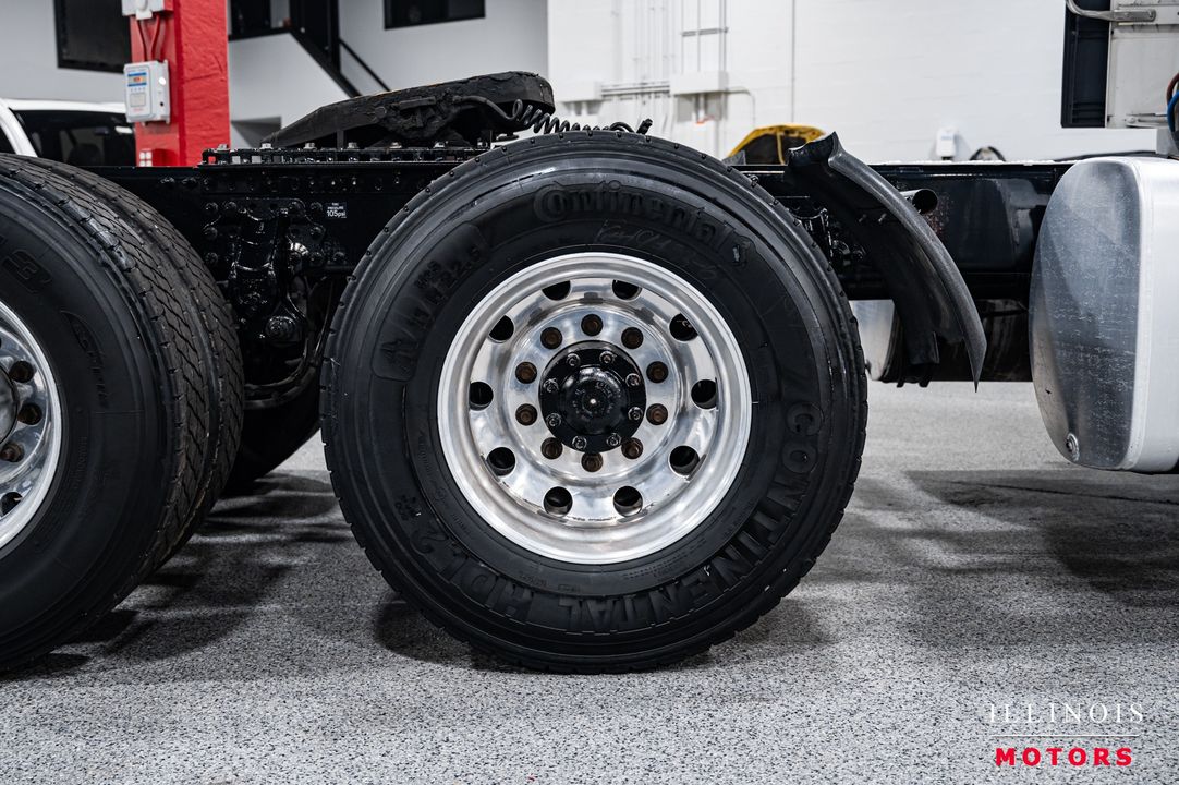 2020 Volvo VNL300