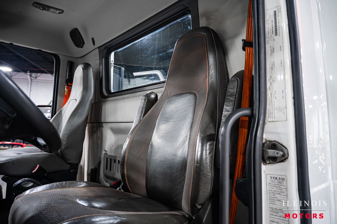 2020 Volvo VNL300