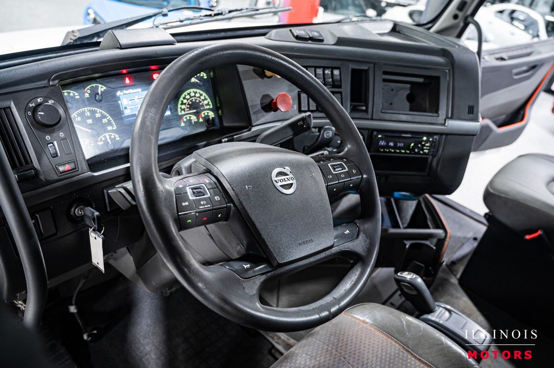 2020 Volvo VNL300