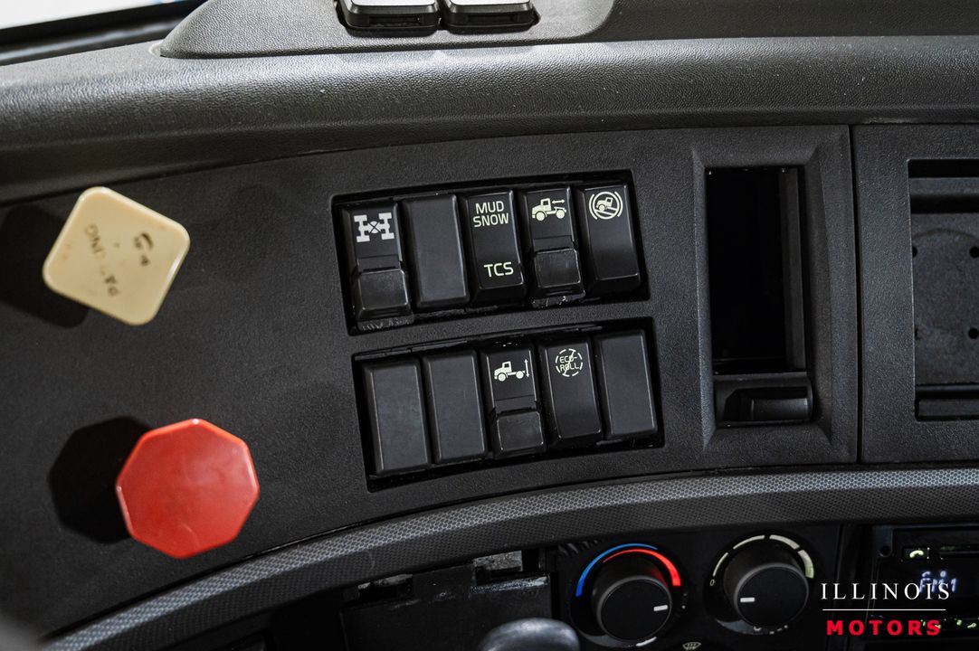 2020 Volvo VNL300