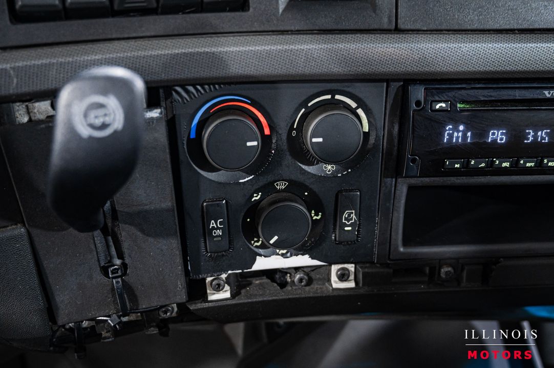 2020 Volvo VNL300