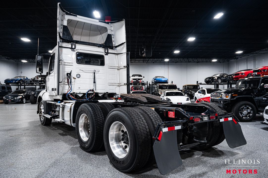 2020 Volvo VNL300
