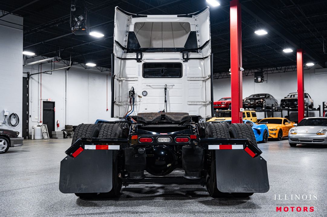 2020 Volvo VNL300