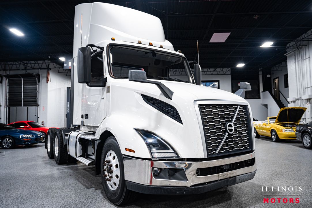 2020 Volvo VNL300