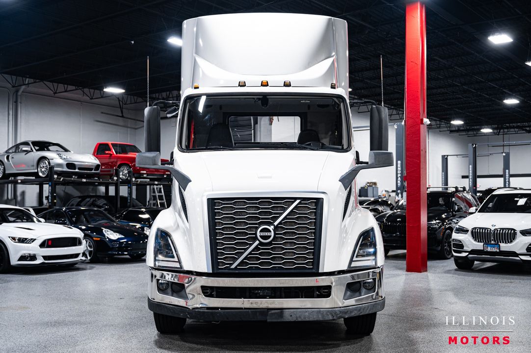 2020 Volvo VNL300