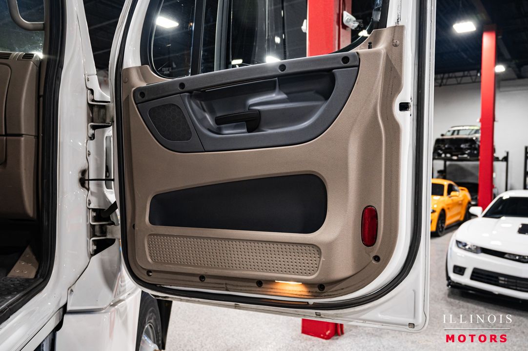 2017 Freightliner Cascadia 125