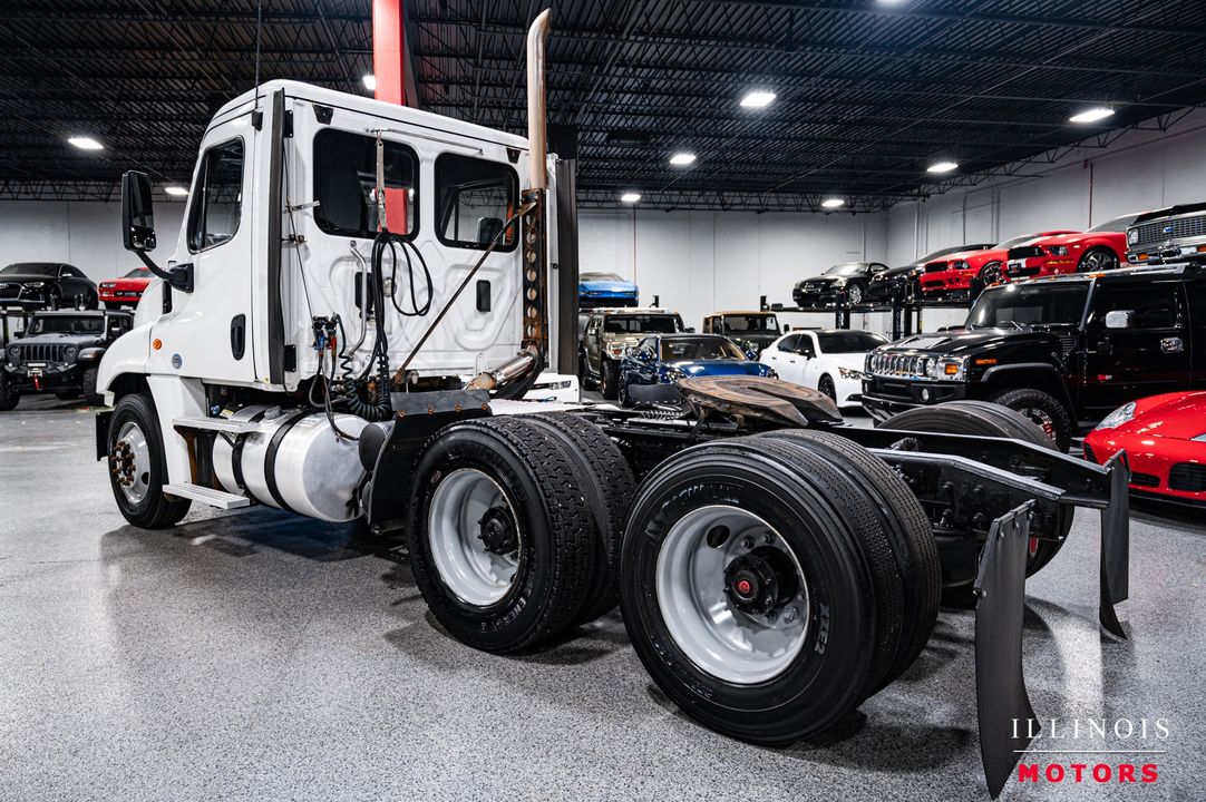2017 Freightliner Cascadia 125