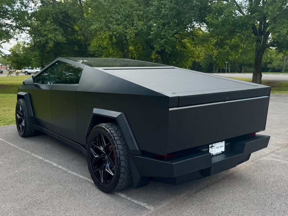 2024 Tesla Cybertruck
