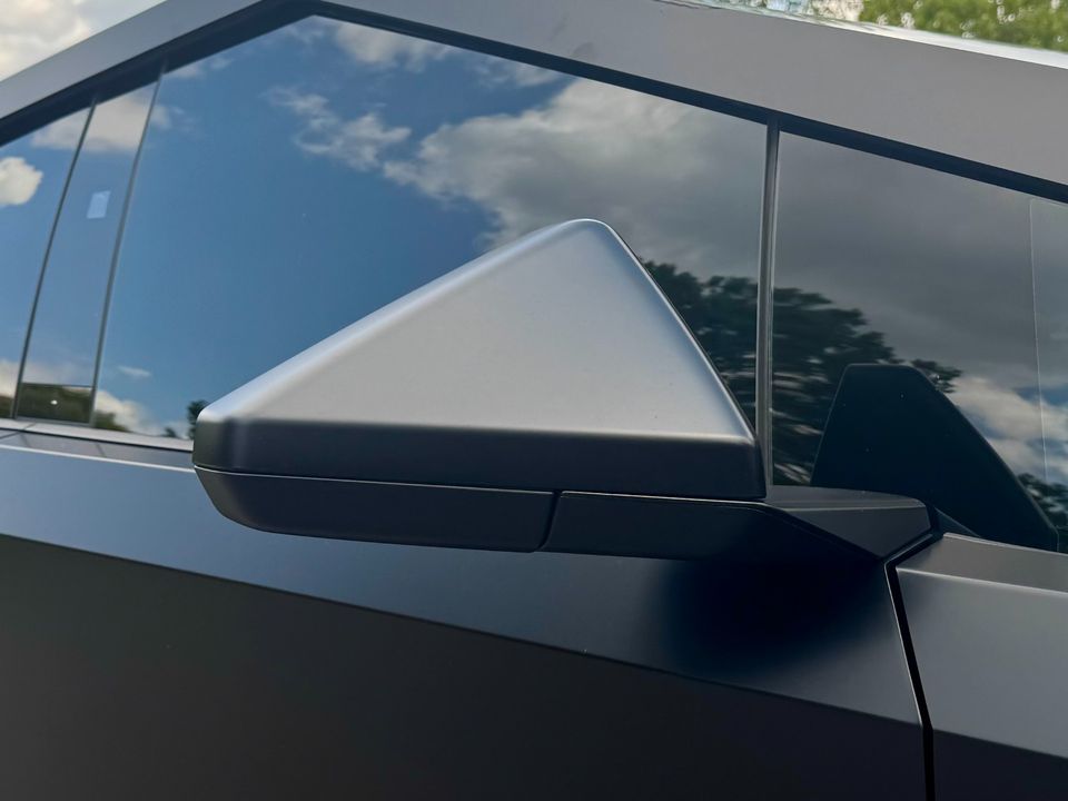 2024 Tesla Cybertruck