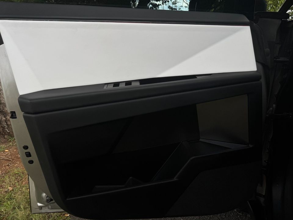 2024 Tesla Cybertruck