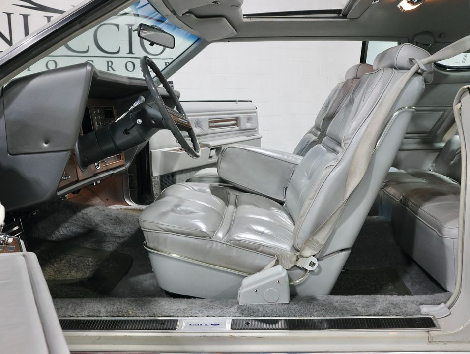 1976 Lincoln Continental Mark IV Cartier Edition
