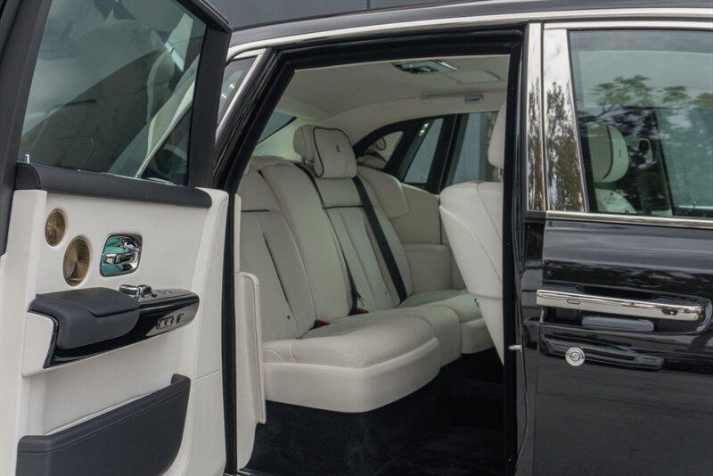 2024 Rolls-Royce Phantom