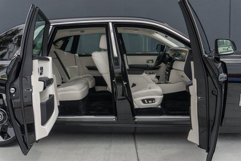 2024 Rolls-Royce Phantom