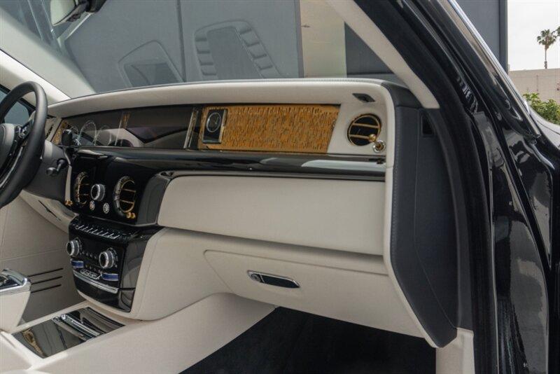 2024 Rolls-Royce Phantom