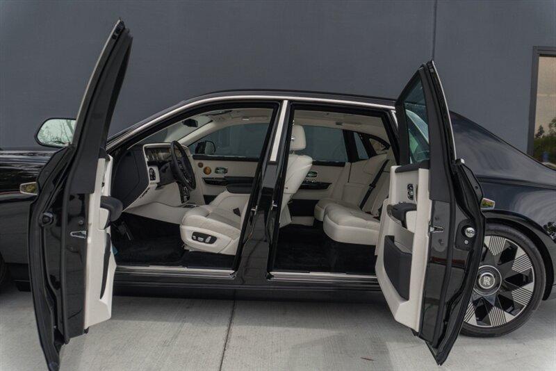 2024 Rolls-Royce Phantom